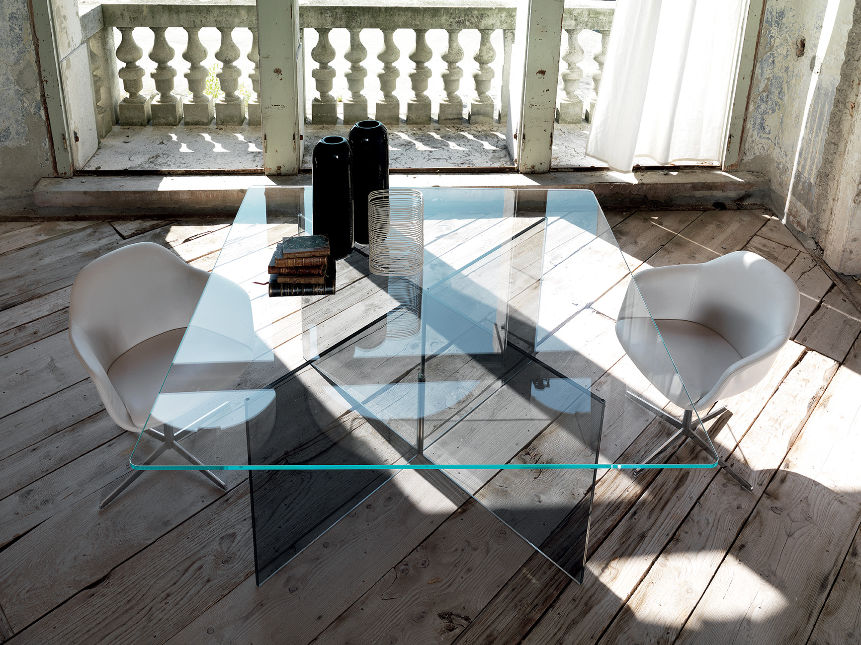 BUTTERFLY TABLE Image